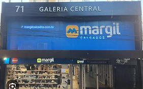 Quarto Privativo Em Apto Compartilhado No Centro